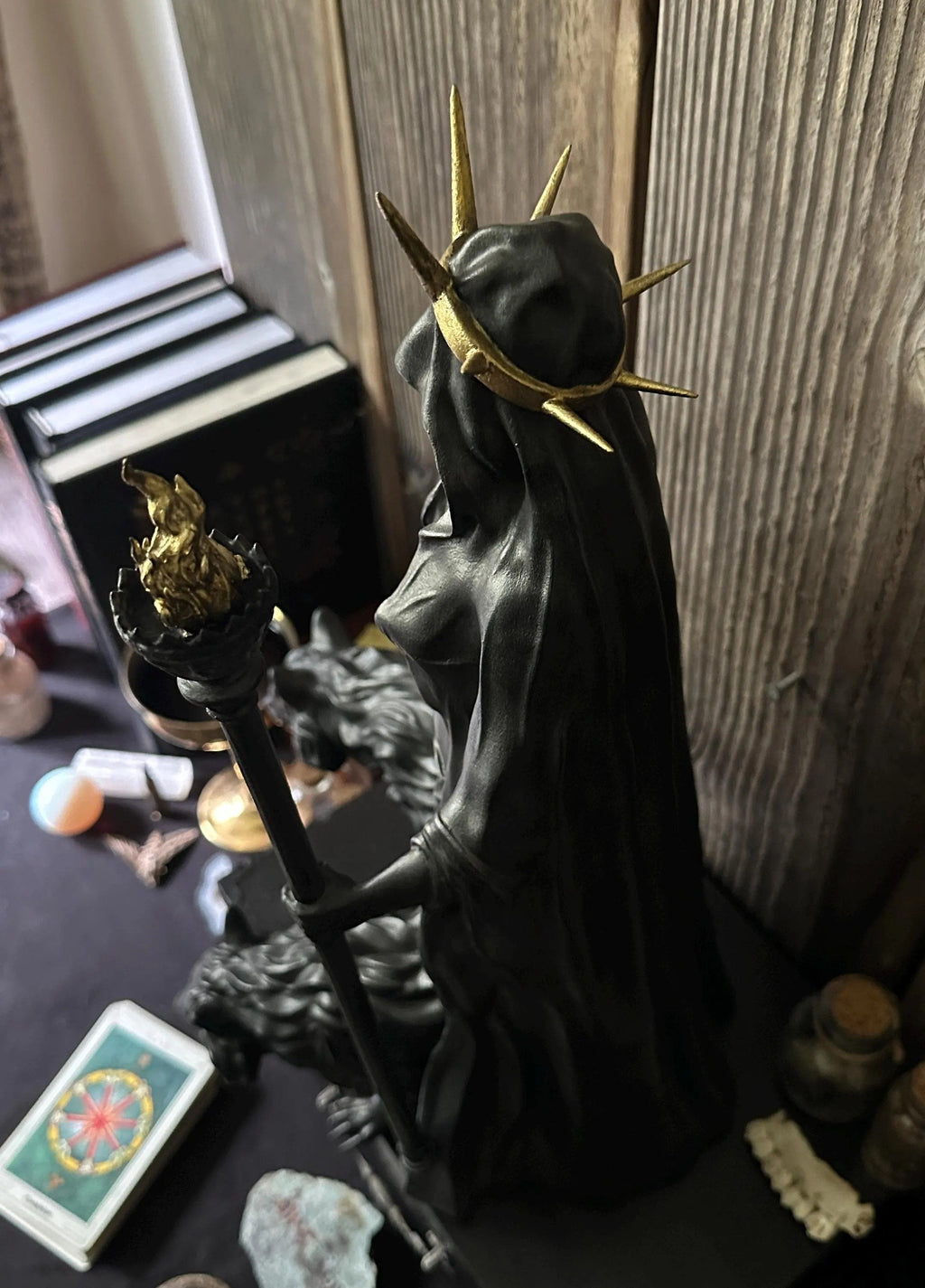 🌙🖤Hecate Niktipolos Resin Statue – Gothic Goddess Figurine for Altar, Bookshelf & Mythology Decor