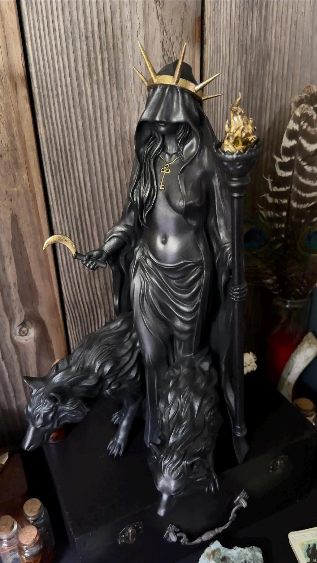 🌙🖤Hecate Niktipolos Resin Statue – Gothic Goddess Figurine for Altar, Bookshelf & Mythology Decor
